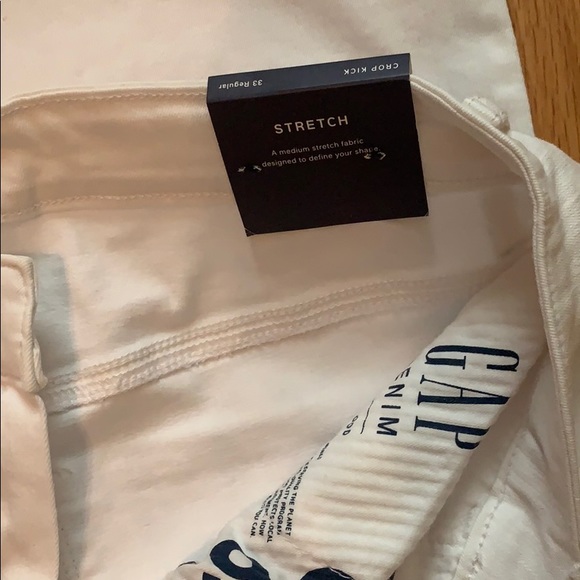 GAP Crop Kick Jeans - Picture 6 of 8